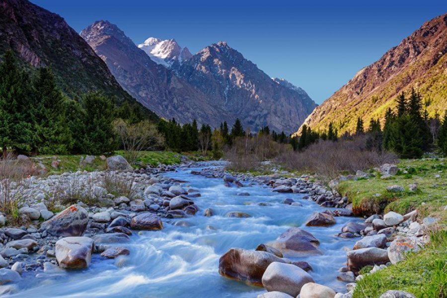 Group tour to Ala-Archa National Park – your perfect one-day escape from Bishkek!